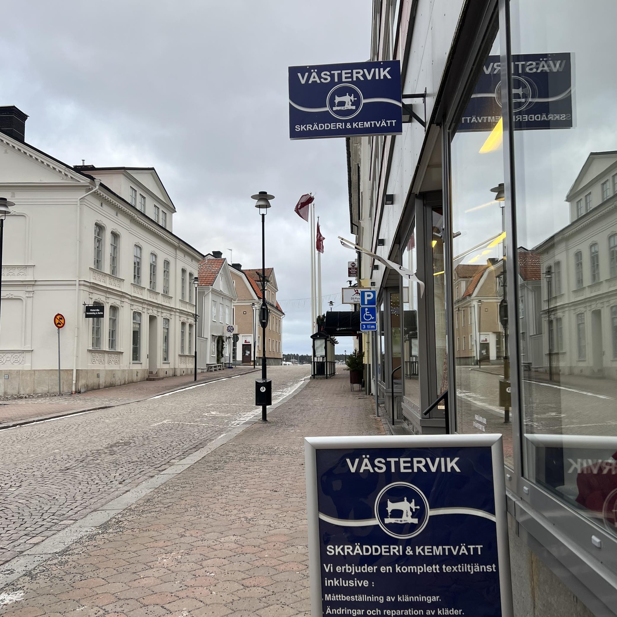 Women having conversation in front of computer